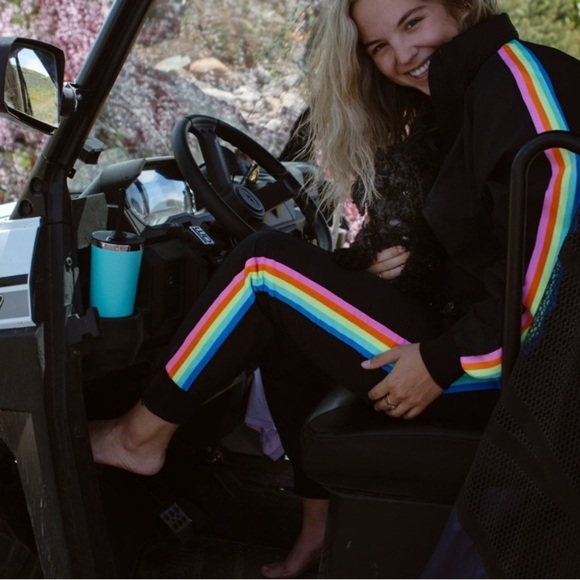 FABLETICS Le Pride Carol Crop Woven Nylon Rainbow Jacket Size XS - Picture 3 of 15